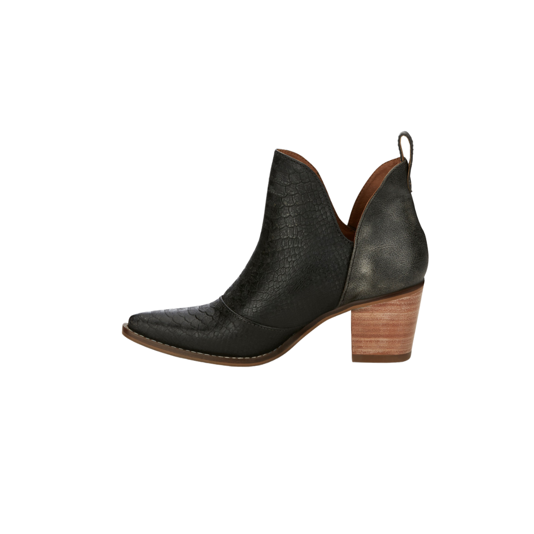 Nocona Women's Micki 5 Pointed Toe Snake Black Boots