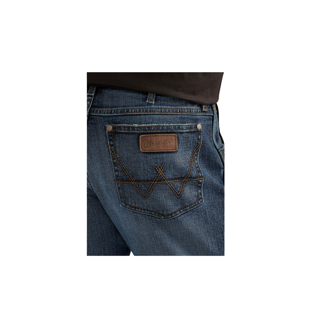 Wrangler Men's Retro Slim Straight Fit Medium Wash Jeans