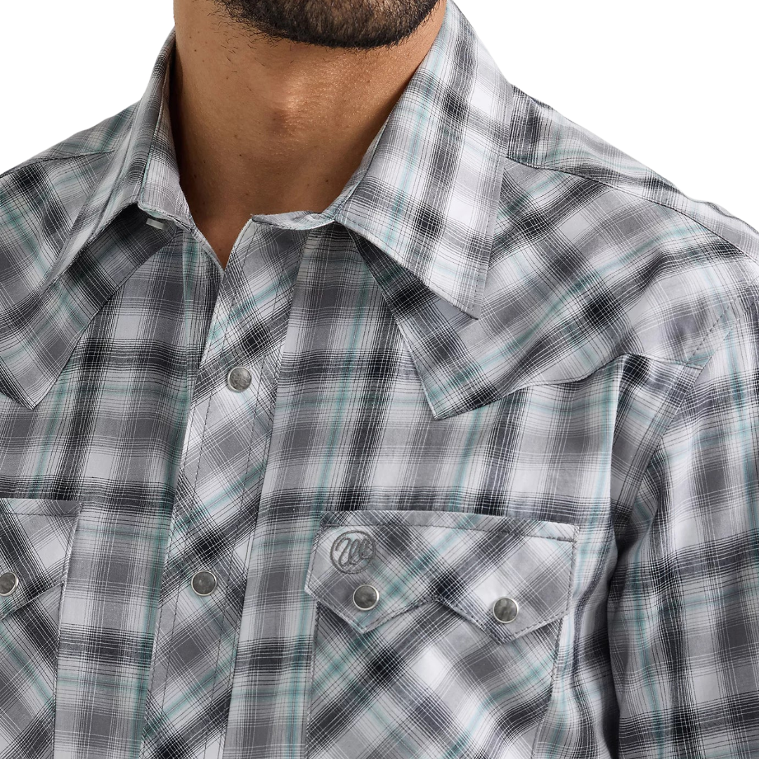 Wrangler Men's Long Sleeve Sawtooth Snap Pocket Shirt