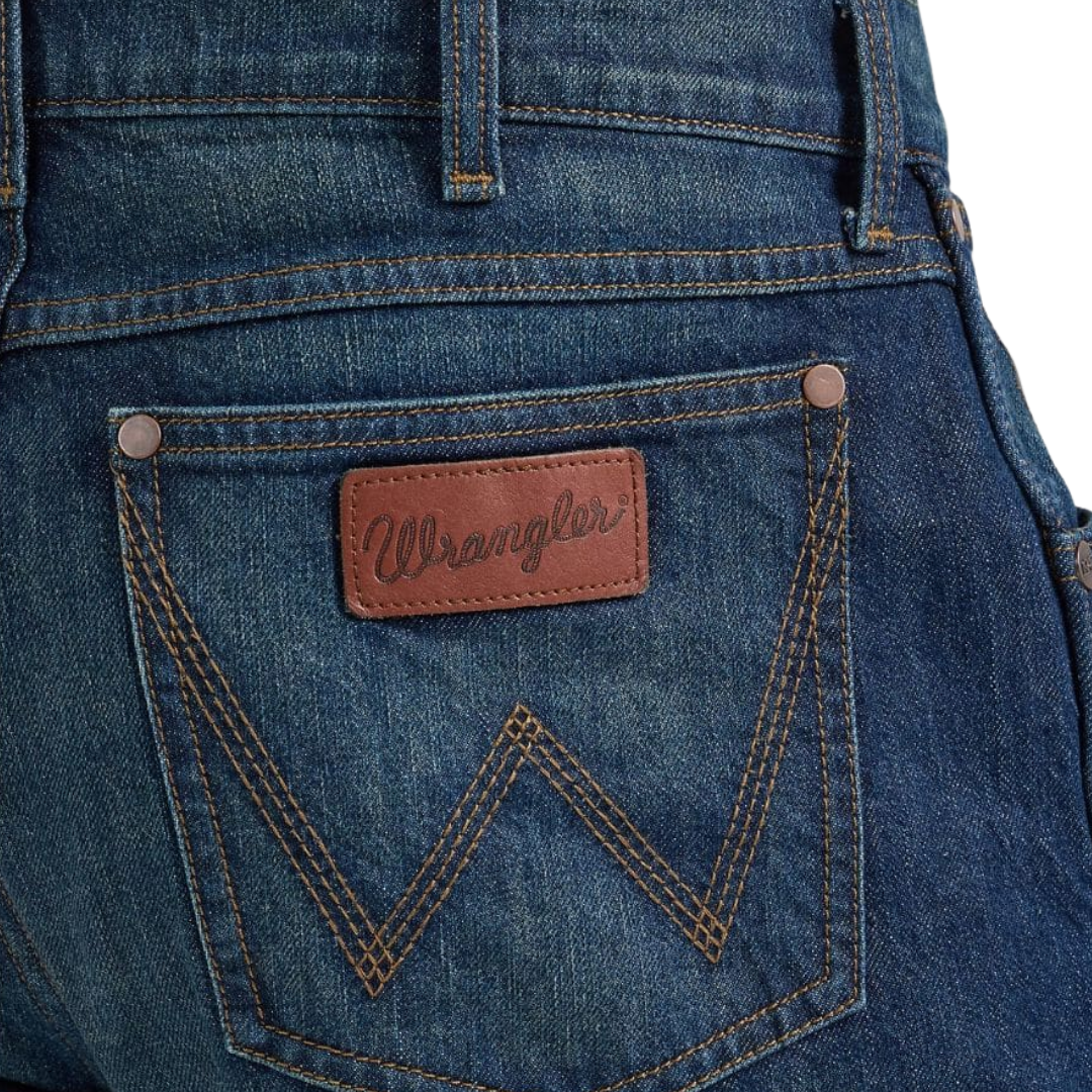 Wrangler Men's Retro Slim Fit Straight Leg Blue Jean