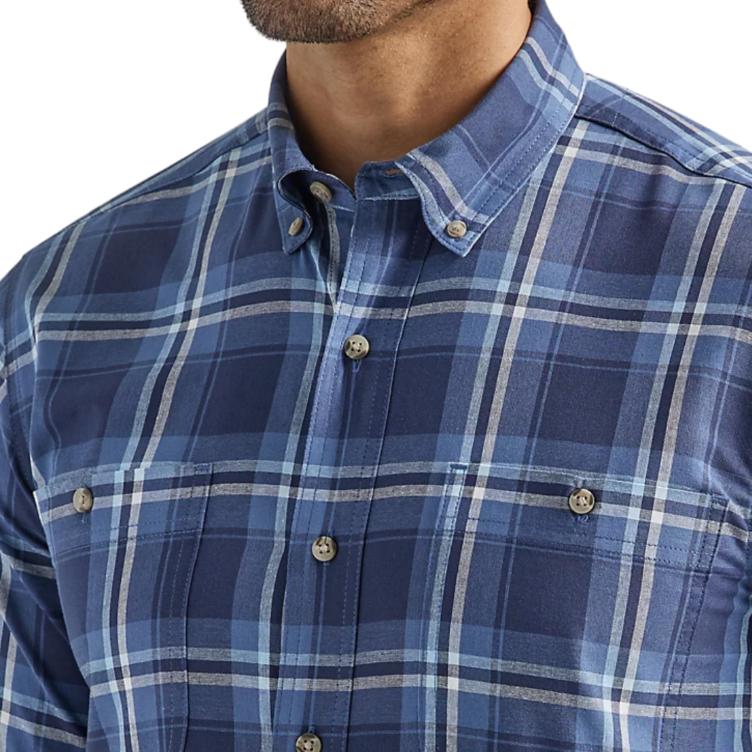 Wrangler Men's Rugged Wear Short Sleeve Deep Blue Shirt