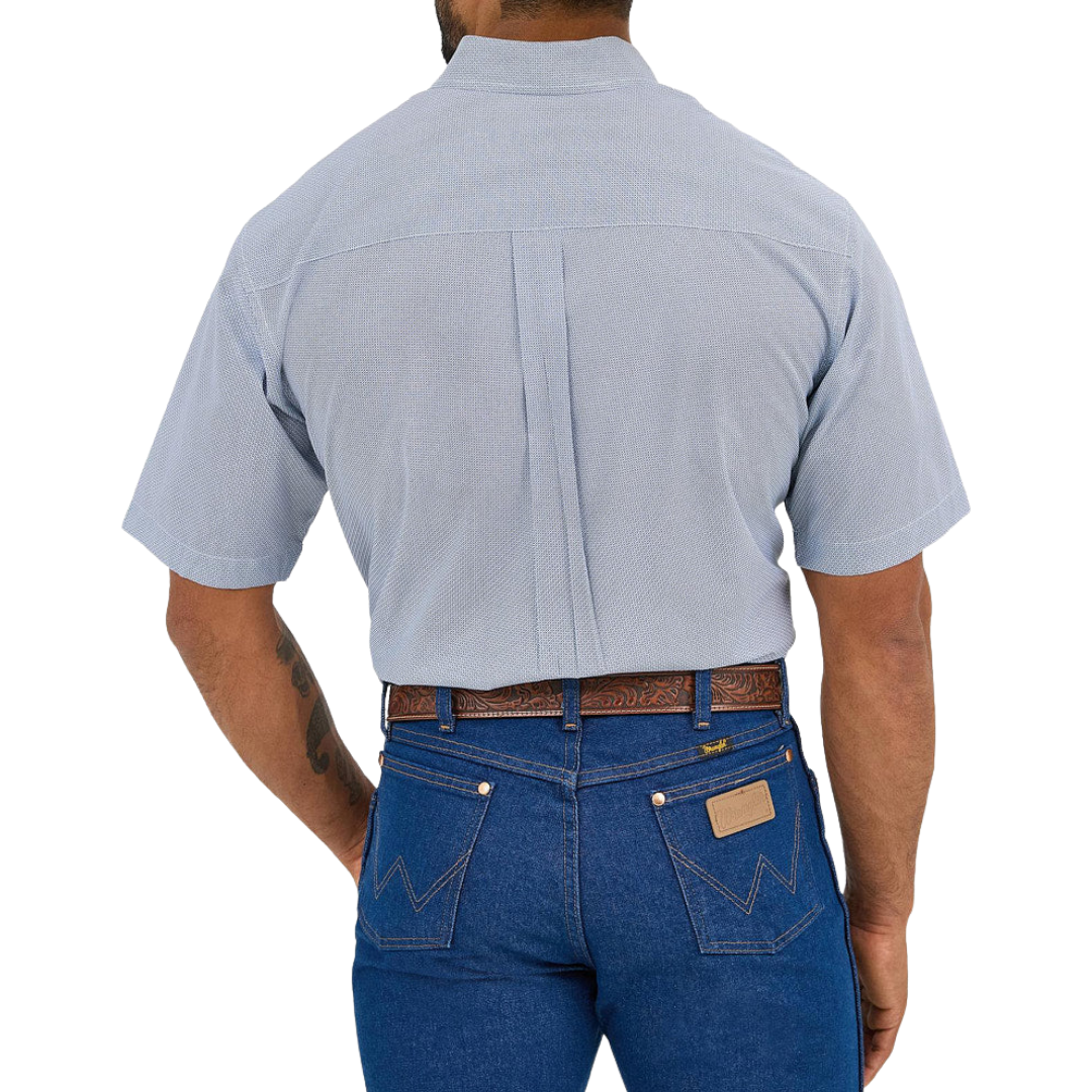 Wrangler Men's Performance Classic Fit Blue Shirt