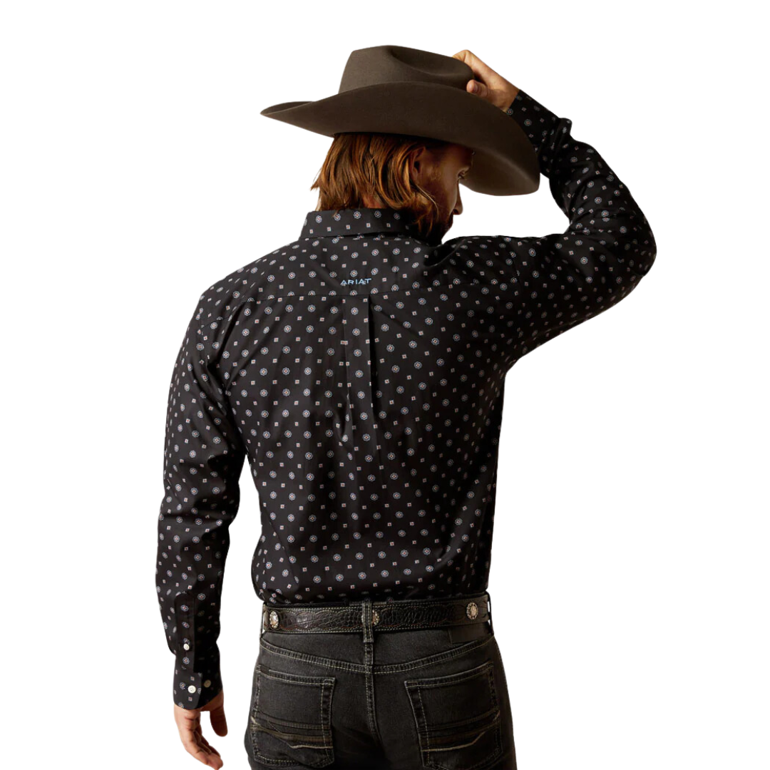 Ariat Men's Wrinkle Free Lenox Fitted Button Down Black Shirt