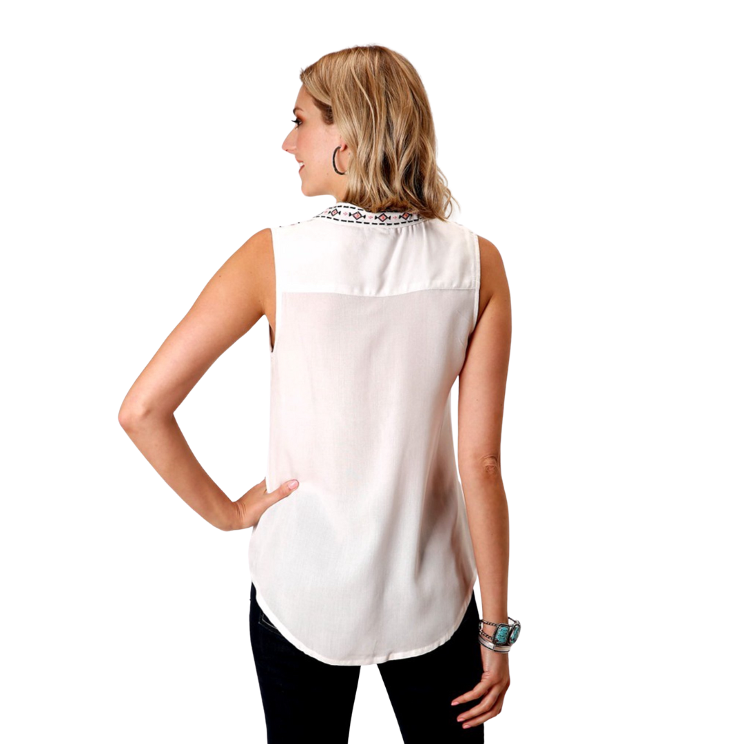 Roper Women's Embroidered Novelty White Shirt