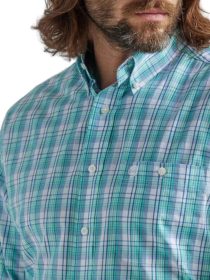 Wrangler Men's George Strait Poked Plaid Shirt