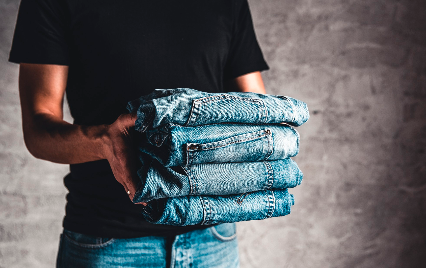 How to Wash Jeans the Right Way: Javier’s Easy Guide for Long-Lasting Denim