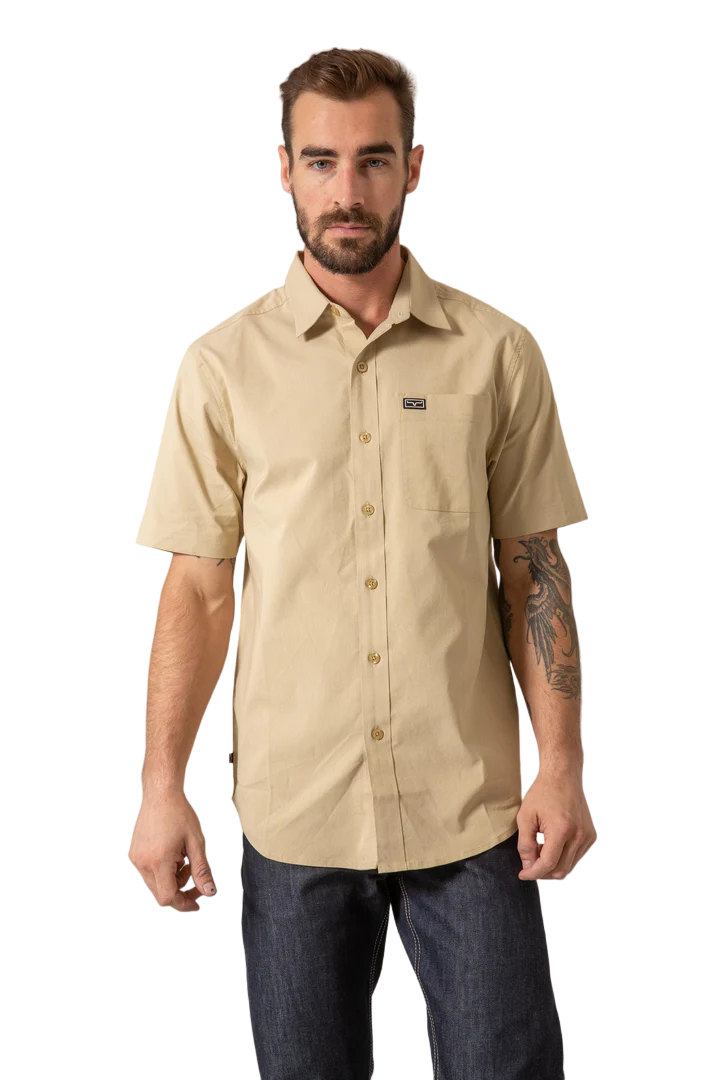 Kimes Ranch Men's Linville Short Sleeve Dress Shirt