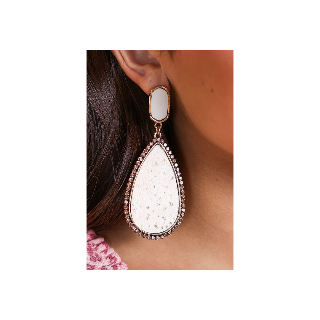 Southern Grace Women's Walking My Way Downtown Cream Earrings