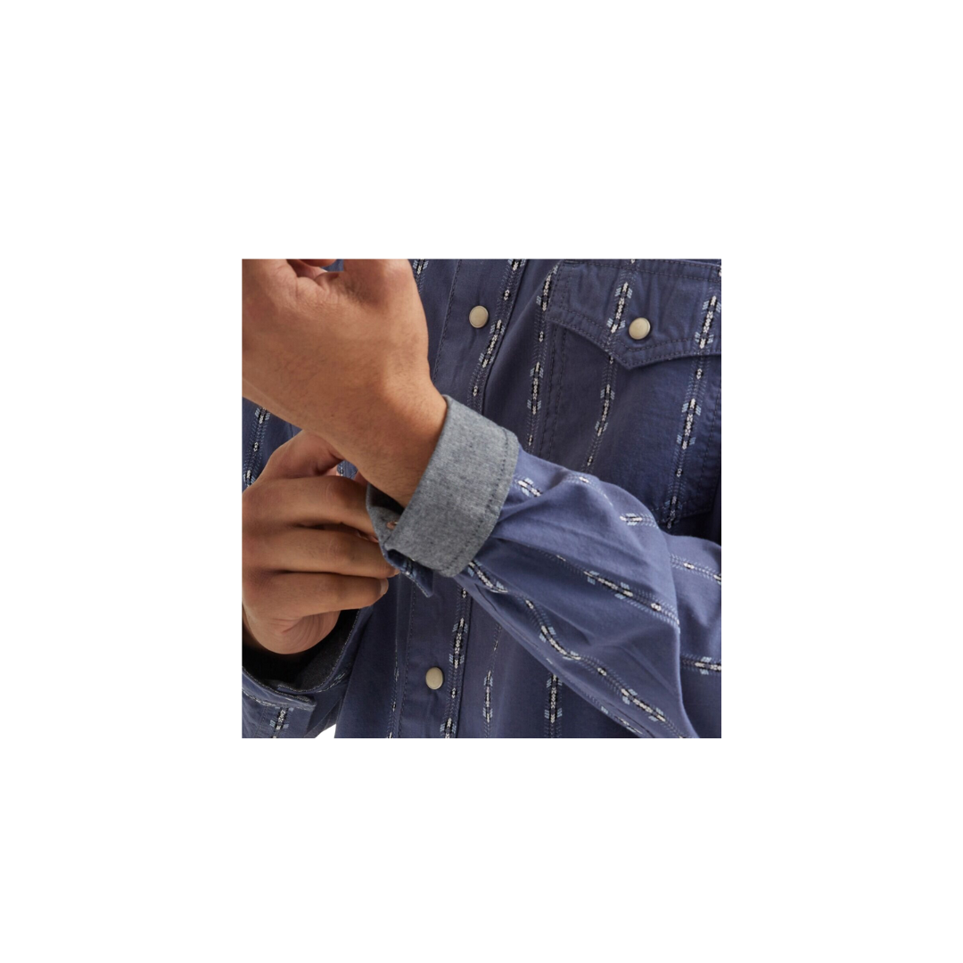 Wrangler Men's Vintage Printed Retro Premium Collared Long Sleeve Western Snap Indigo Shirt