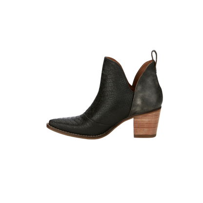 Nocona Women&