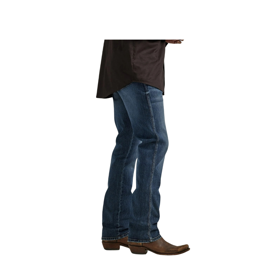 Wrangler Men's Retro Slim Straight Fit Medium Wash Jeans