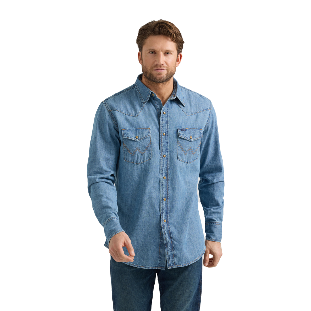 Wrangler Men's Classic Light Wash Blue Shirt