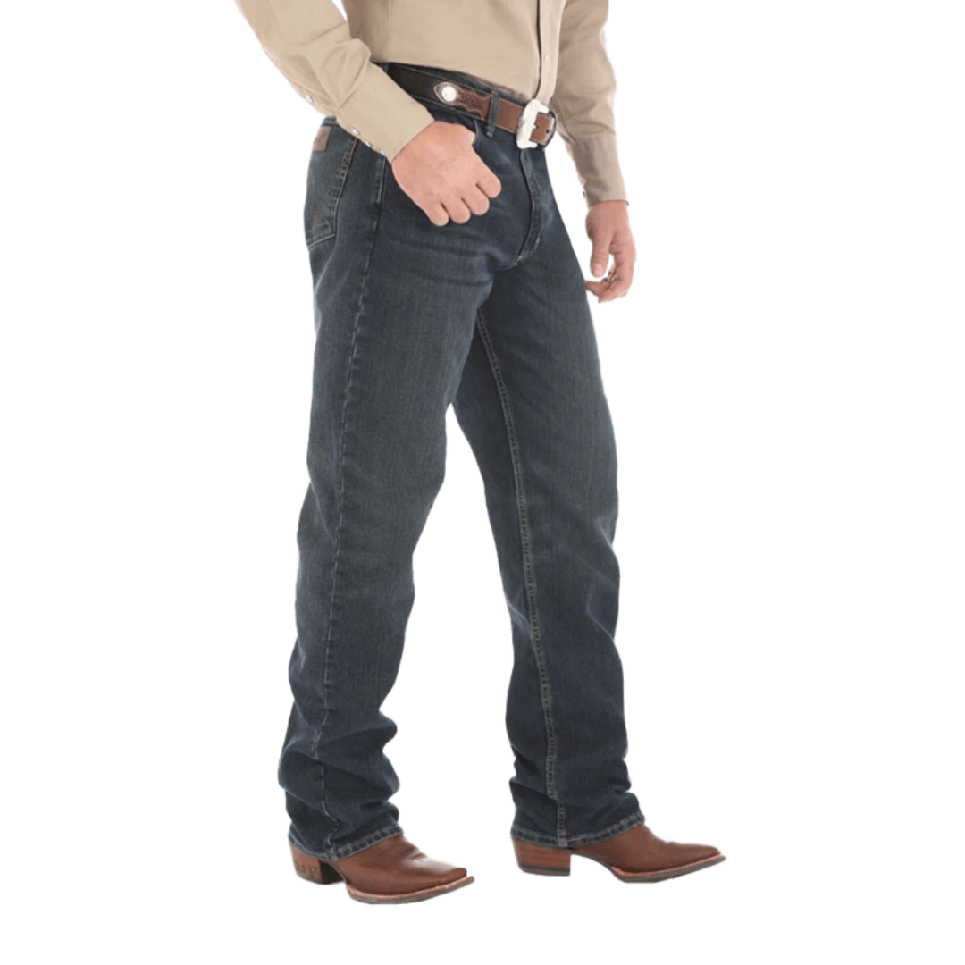 Wrangler Men's Competition Fit Advanced Comfort Blue Jeans