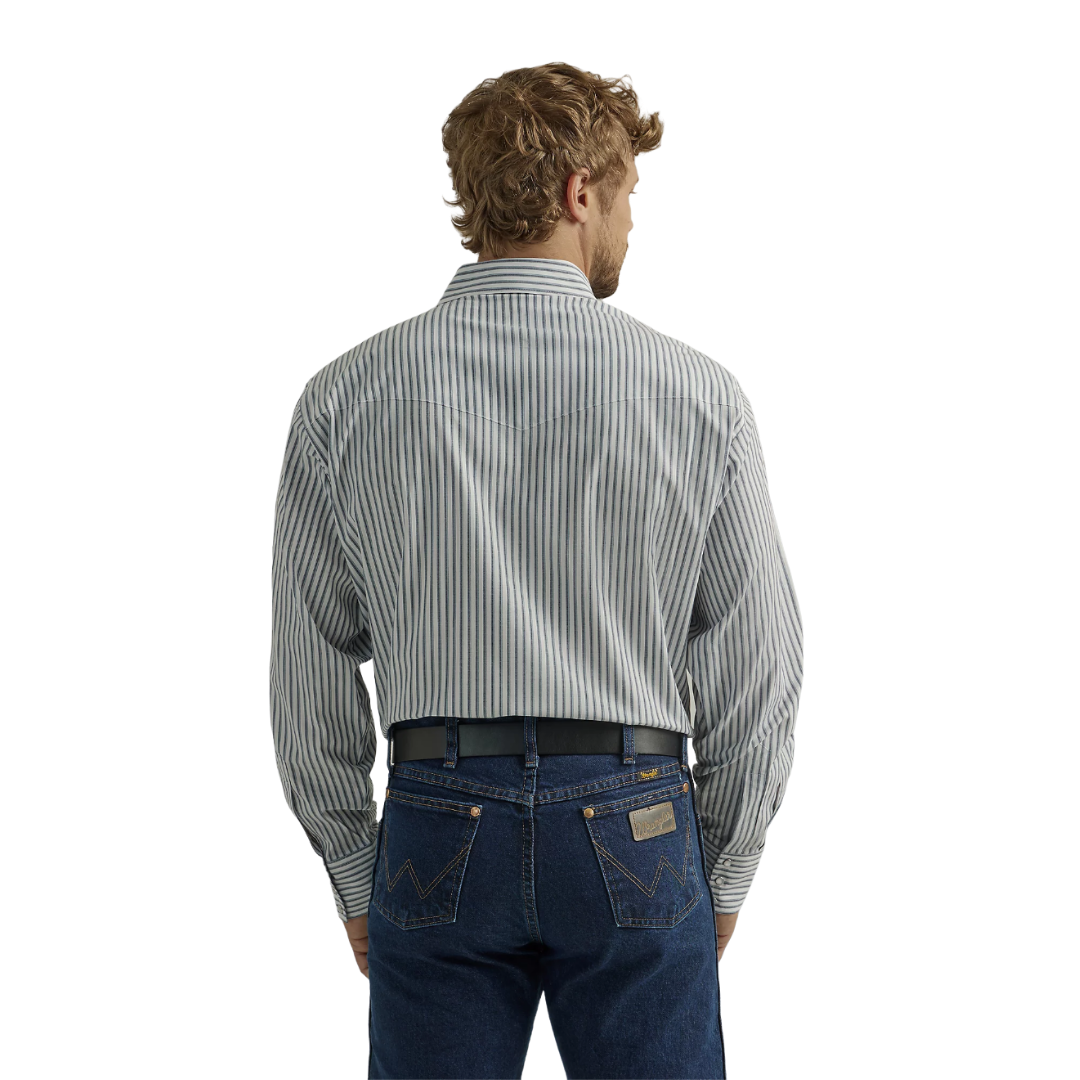Wrangler Men's Peacoat Wrinkle Resist Snap Grey Shirt