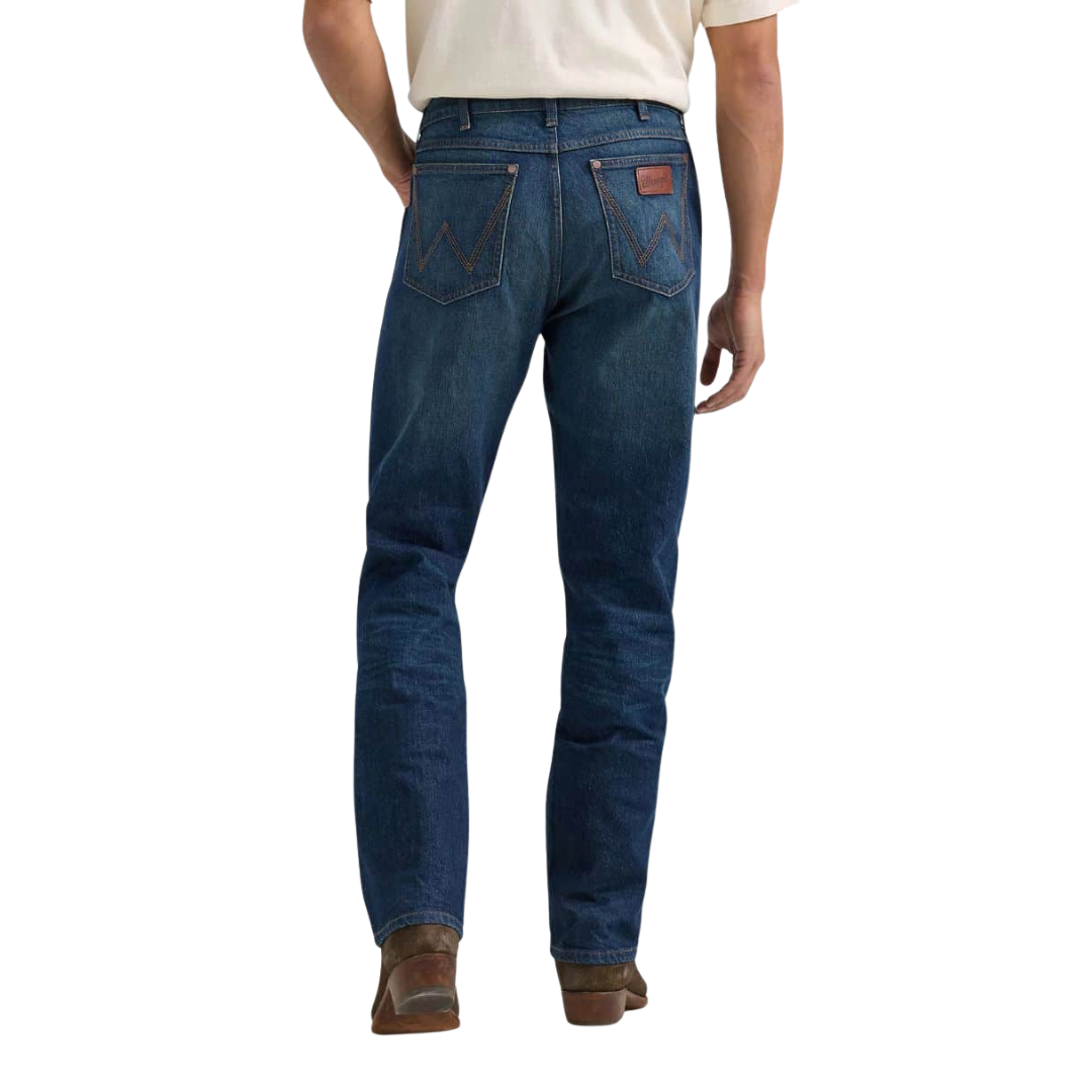 Wrangler Men's Retro Slim Fit Straight Leg Blue Jean