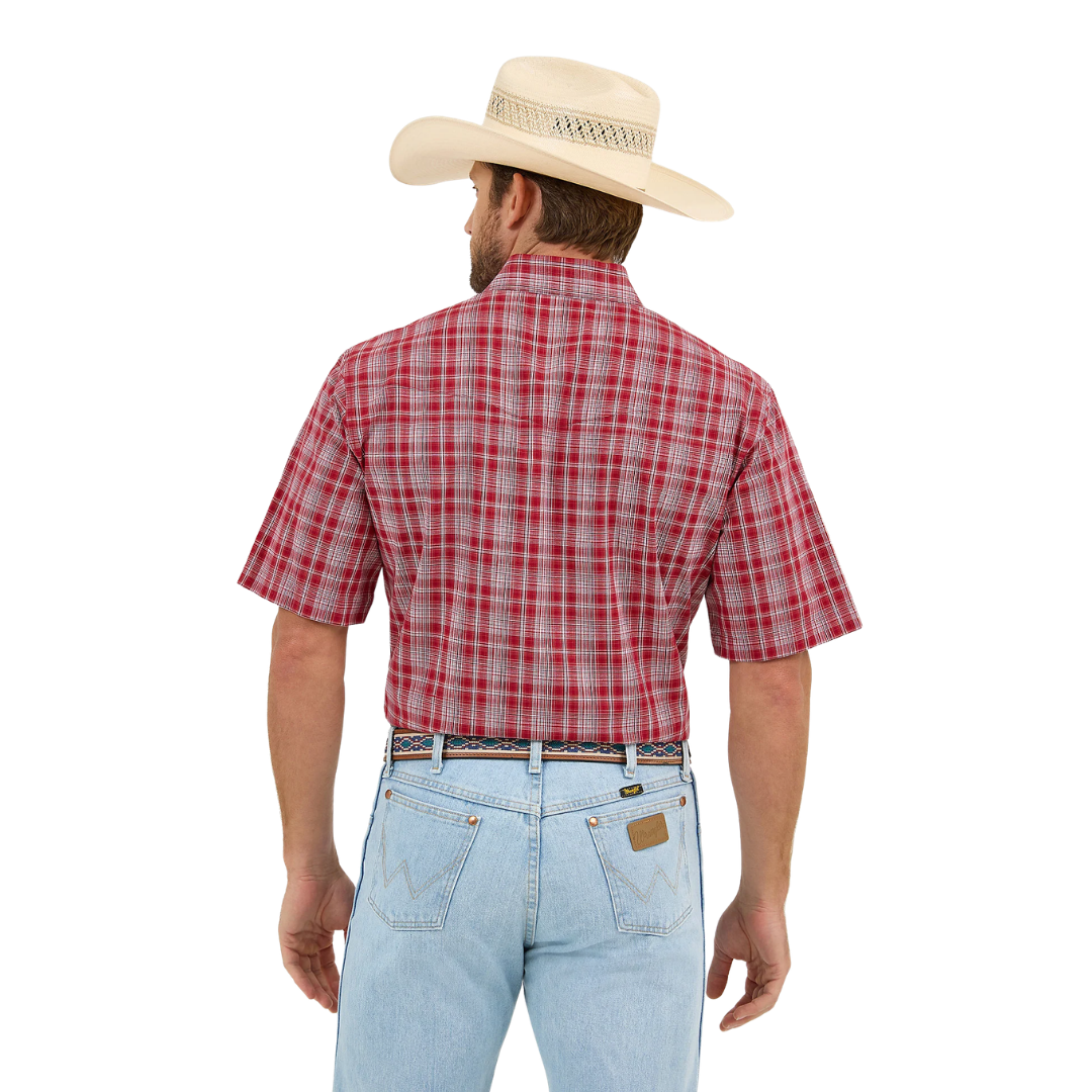 Wrangler Men's Wrinkle Resist Short Sleeve Red Shirt