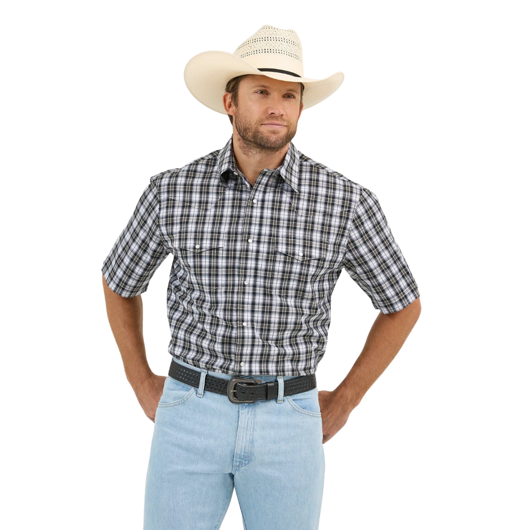 Wrangler Men's Wrinkle Resist Short Sleeve Western Black Shirt