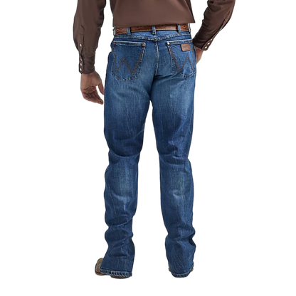 Wrangler Men's Retro Relaxed Fit Bootcut in Blue Jean