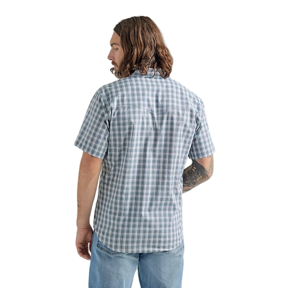 Wrangler Men's Wrinkle Resist Blue Shirt