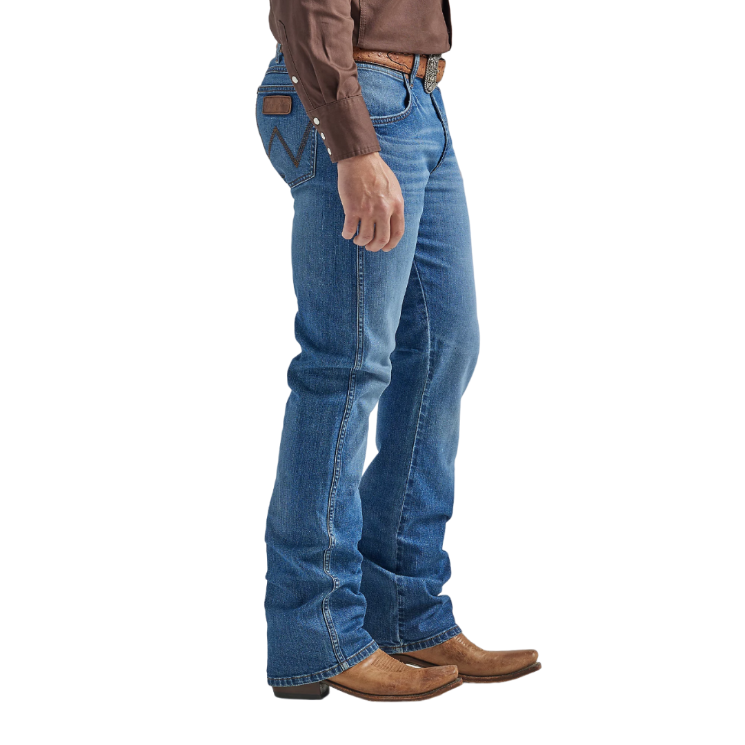 Wrangler Men's Retro Slim Fit Blue Jeans