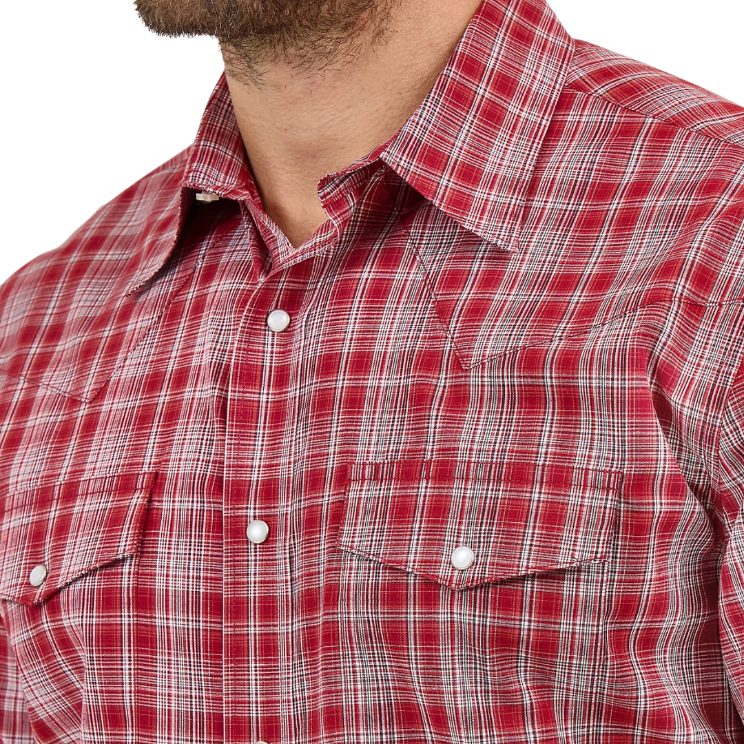 Wrangler Men's Wrinkle Resist Short Sleeve Red Shirt