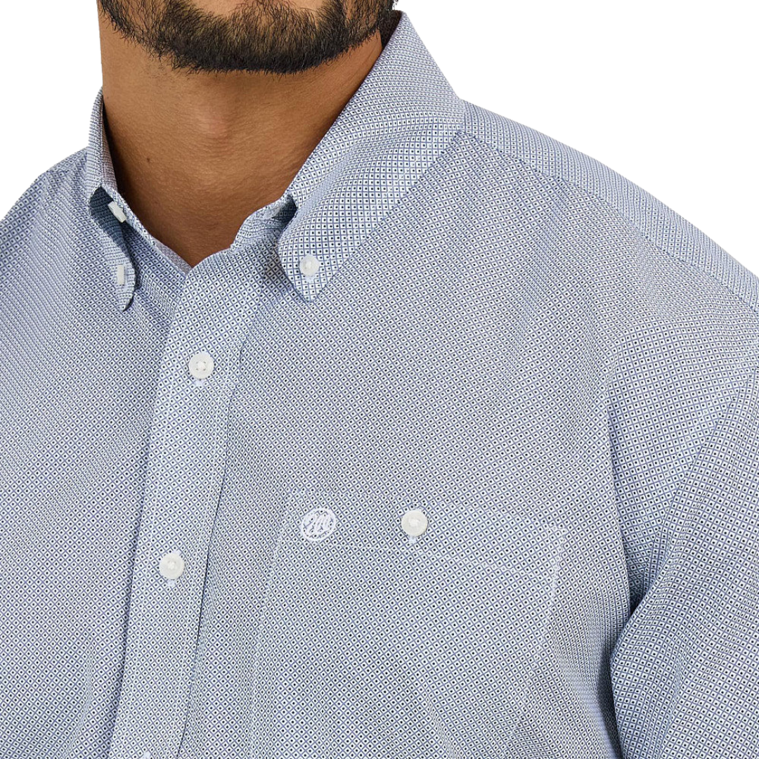 Wrangler Men's Performance Classic Fit Blue Shirt