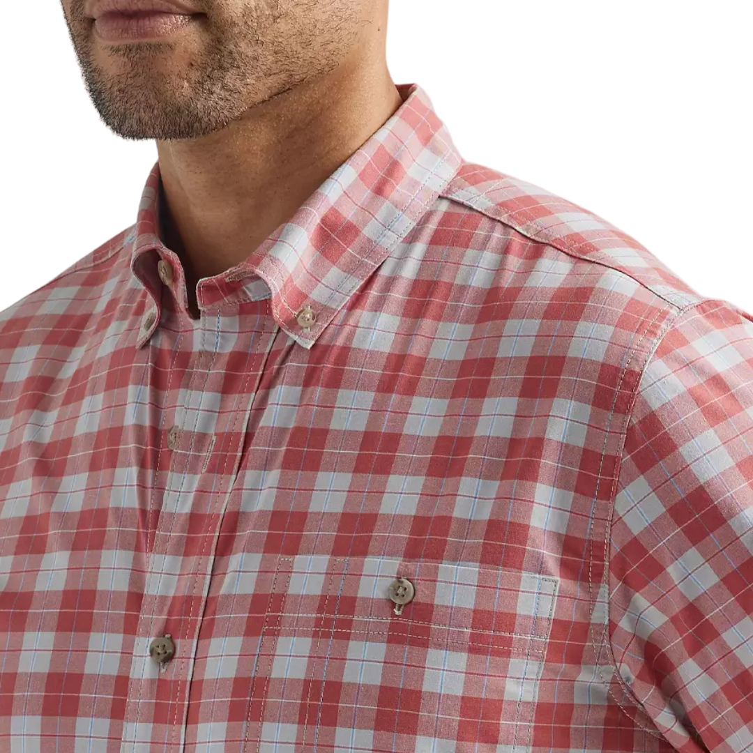 Wrangler Men's Rugged Wear Wrinkle Resist Plaid Pale Red Shirt
