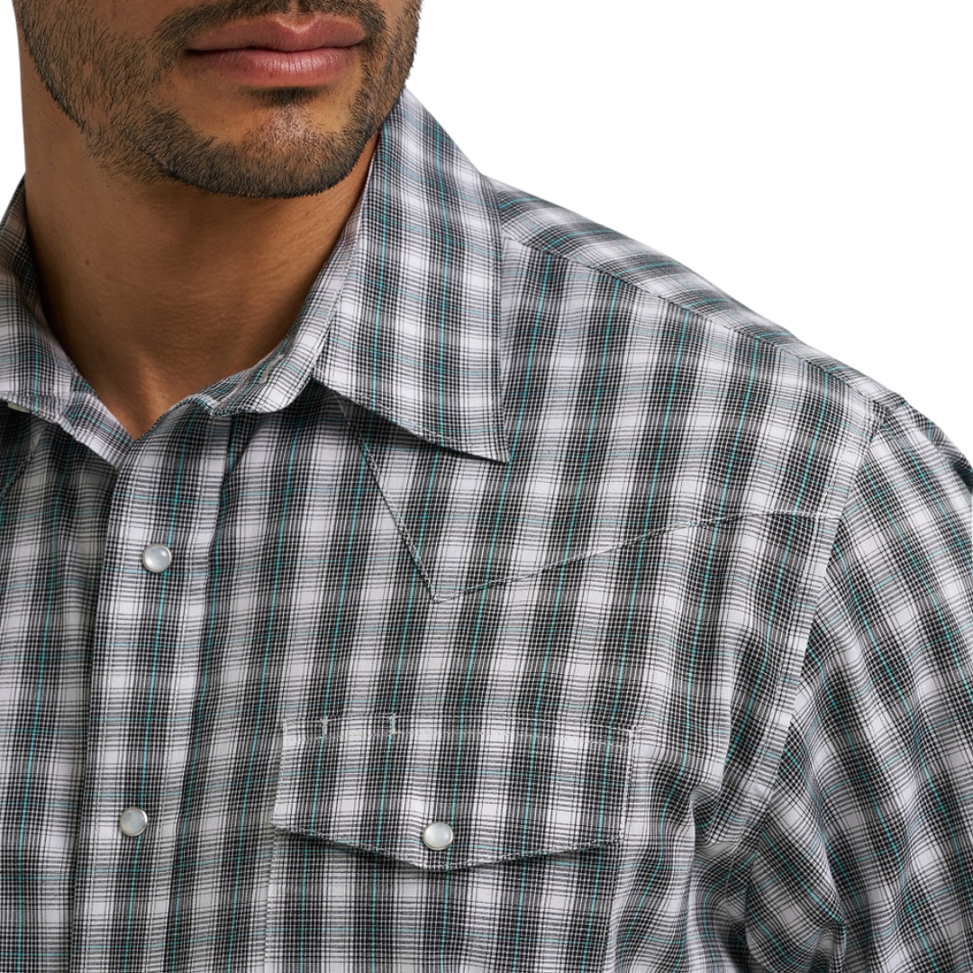 Wrangler Men's Wrinkle Resist Plaid Smoky Sea Shirt