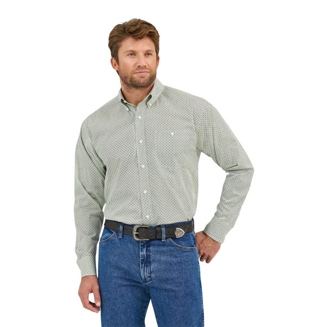 Wrangler Men's Classic Relaxed Fit Green Shirt