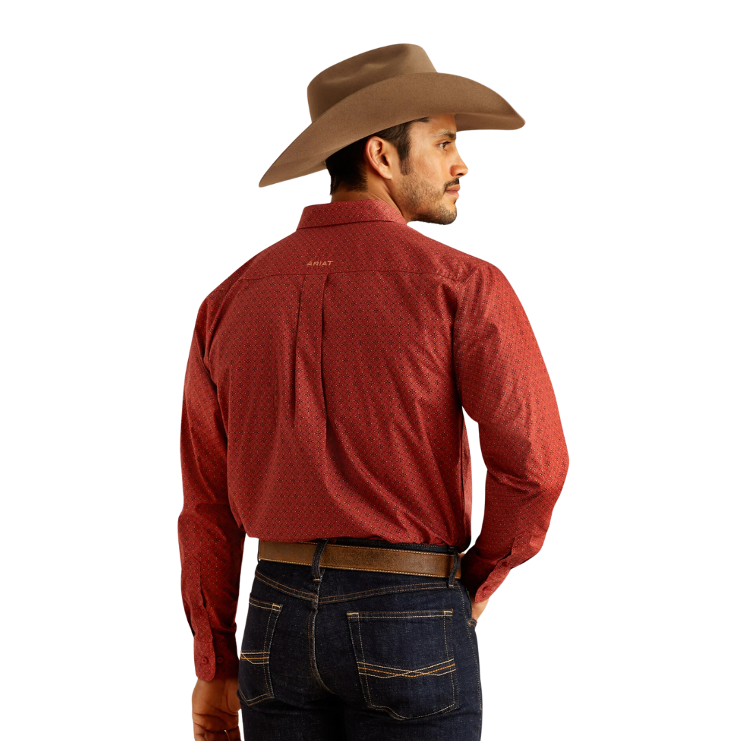 Ariat Men's Sanders Classic Fit Red Shirt