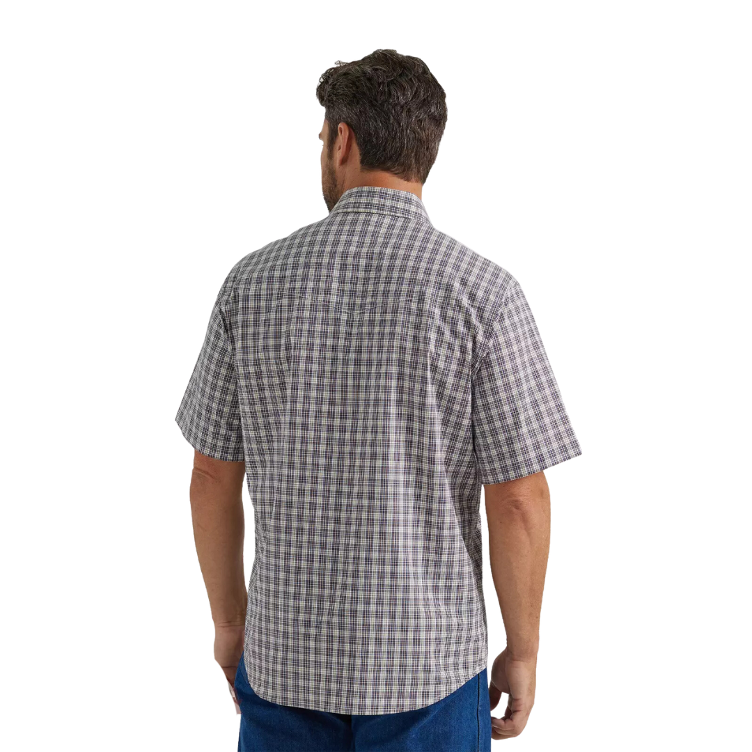 Wrangler Men's Plaid Wrinkle Resistant Brown Shirt