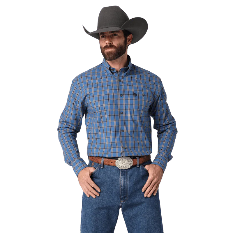 Wrangler Men's George Strait Inky Button Down One Pocket Plaid Shirt