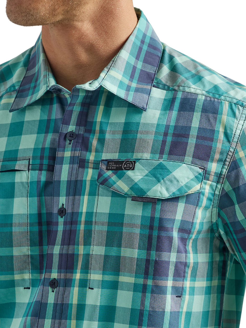 Wrangler Men's Asymetrical Zip Pocket Plaid Shirt
