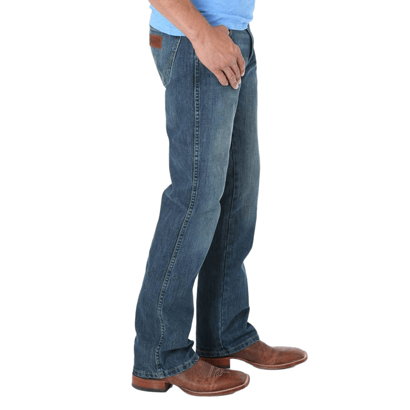 Wrangler Men's Retro River Wash Slim Boot Cut Jeans